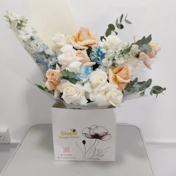 Cream deala Hand tight Bouquet- Dubai Flower Shop - Dubai florist near me