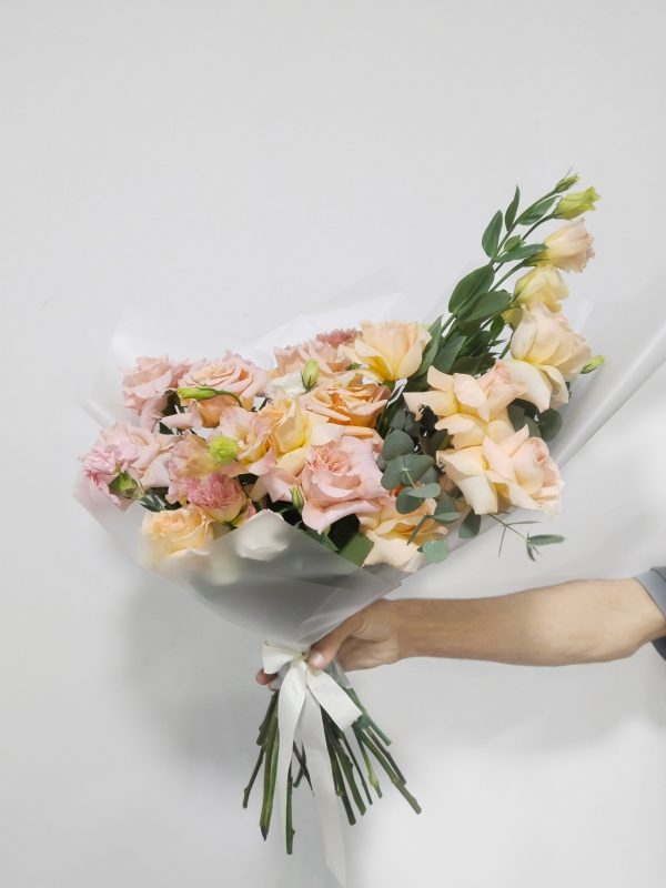 Pink Roses & Carnations bouquet