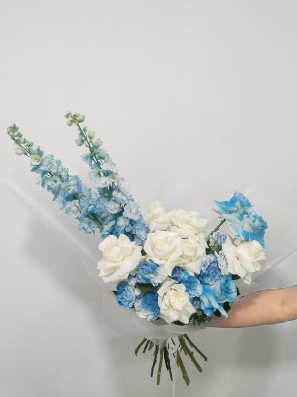 Snow White & Blue Bouquet