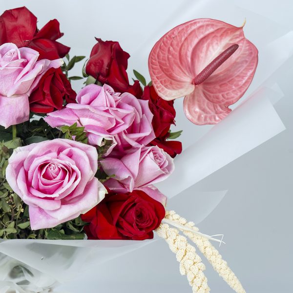 Luxurious Red & Pink Rose Bouquet - Image 2