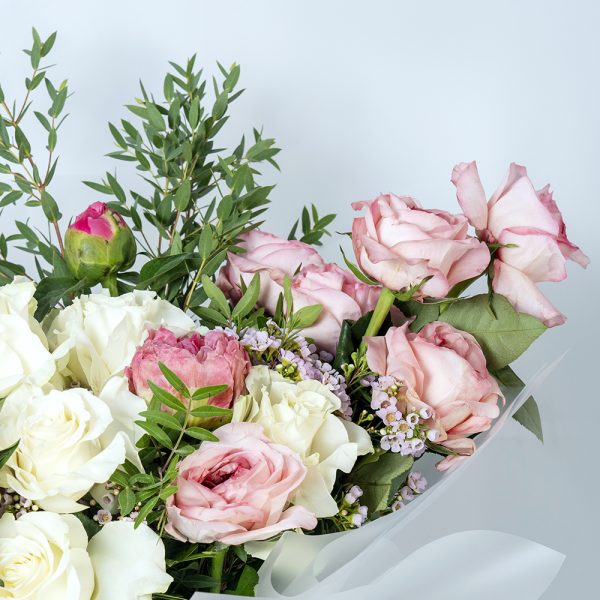 Elegant Pink and White Rose Bouquet with Fresh Peonies - Image 2