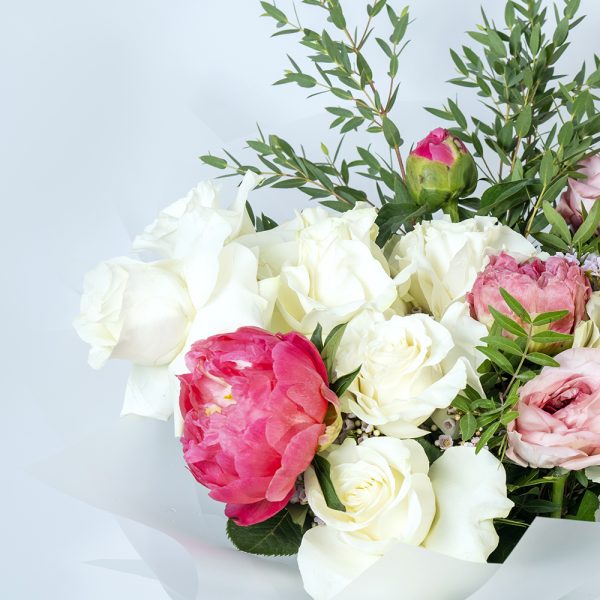 Elegant Pink and White Rose Bouquet with Fresh Peonies - Image 3