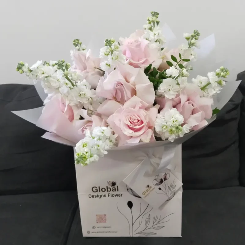 Pink rose's with white matheula - Image 2